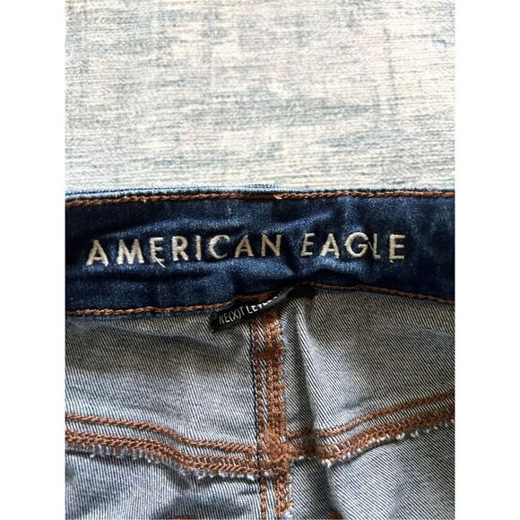 American Eagle Dark Wash Distressed High Rise Jeggings Size 2 - Picture 3 of 7
